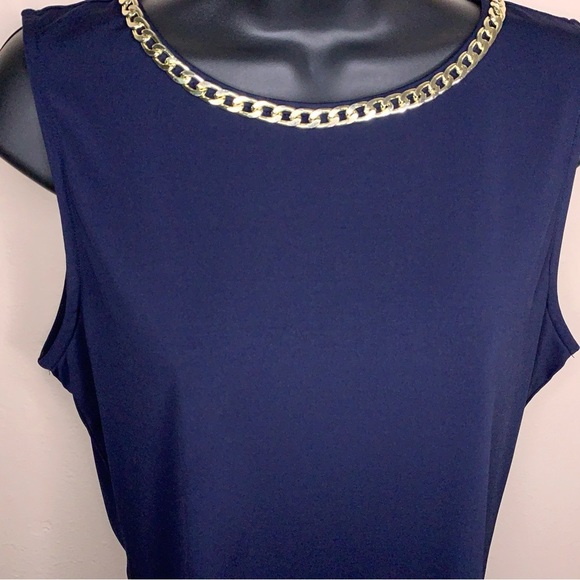 Medium Carmen Marc Valvo Navy Blue Gold Chain Neckline Sleeveless Top - Picture 3 of 13